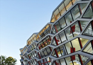 倾斜的六边形玻璃幕墙：Warrnambool新校区设计