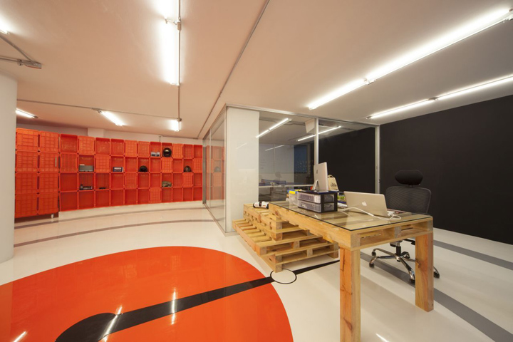 橙色盒子：墨西哥Altímetro旅游公司办公室设计