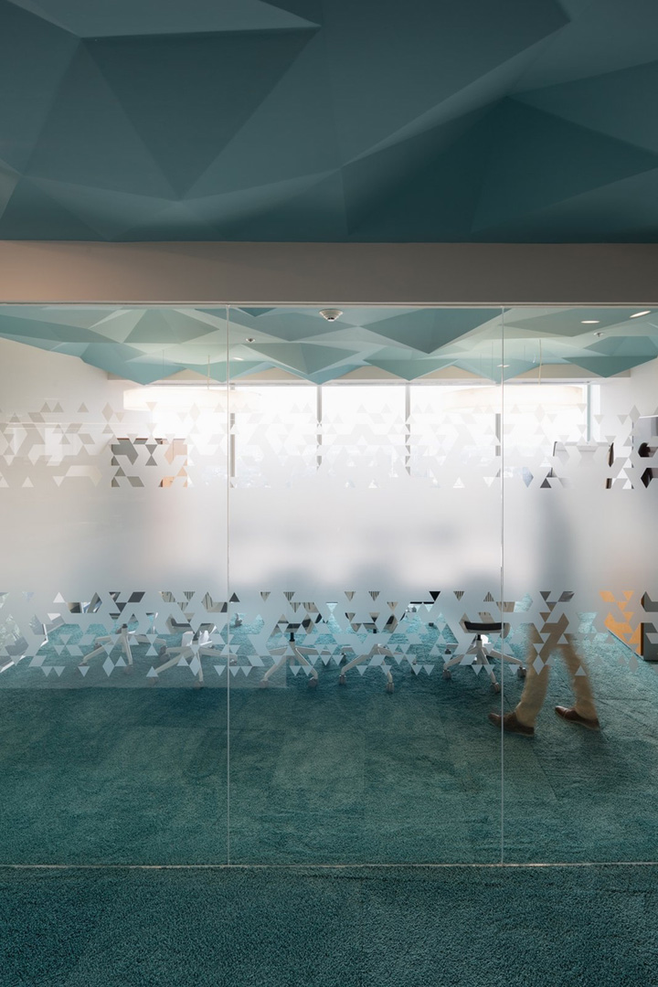 点击浏览大图 异形元素 法国Geodis国际物流集团墨西哥办公设计欣赏