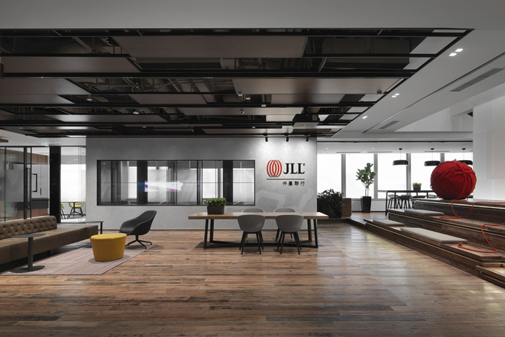 没有前台的JLL仲量联行办公设计欣赏