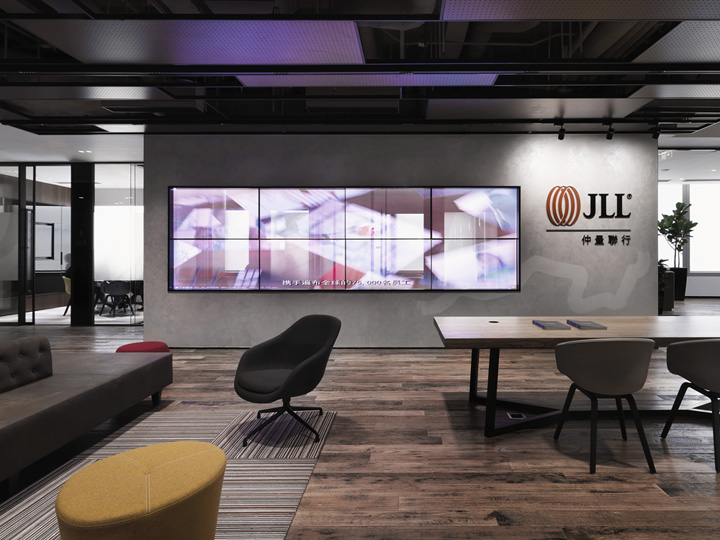 没有前台的JLL仲量联行办公设计欣赏