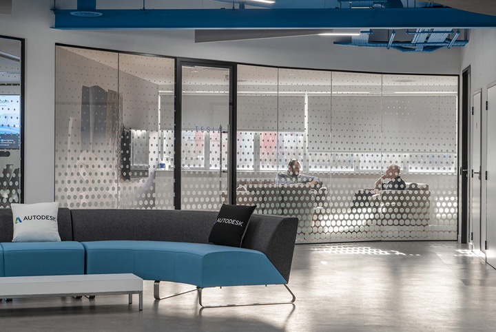 蓝色经典 Autodesk伯明翰办公室升级改造设计欣赏