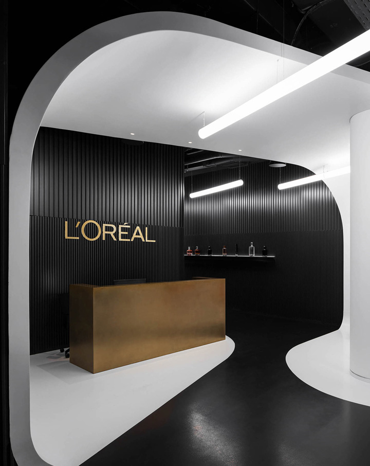 时尚剧情空间 L'OREAL欧莱雅莫斯科办公设计欣赏