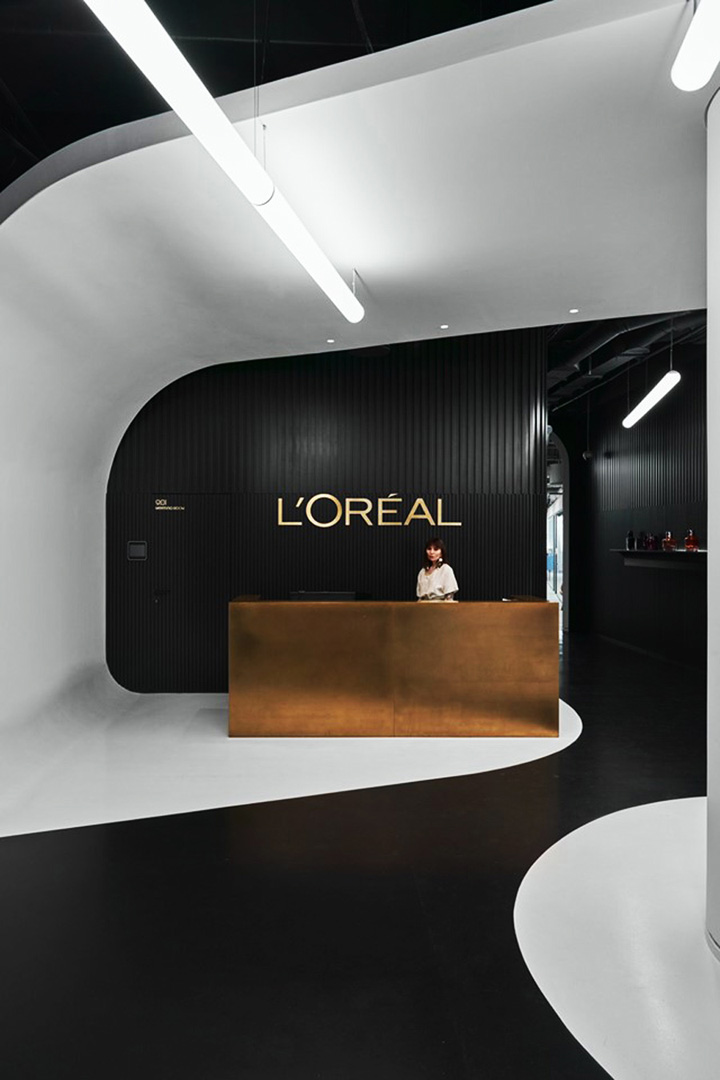 时尚剧情空间 L'OREAL欧莱雅莫斯科办公设计欣赏