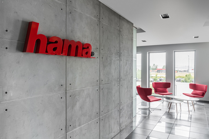 时尚红与黑 德国HAMA波兰拉巴科沃总部改造设计欣赏
