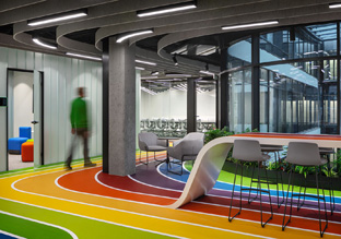 跨越彩虹 科技公司Livesport布拉格总部扩张设计欣赏