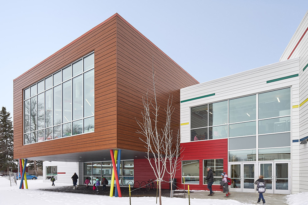 鶯 ôEscuela Mill Creek˫ѧУ
