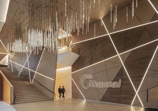 橙色畅想 科技公司Akamai美国剑桥环球总部设计欣赏