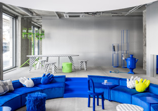 蓝色印象 时尚生活品牌Crosby Studios Home俄罗斯旗舰总部设计欣赏