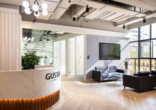 成长型幸福感空间 奢侈品代理商Gusto Luxe上海总部设计欣赏