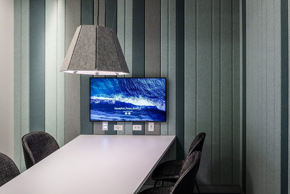 点击浏览大图 蓝色优雅 百年护肤集团Beiersdorf美国总部设计欣赏