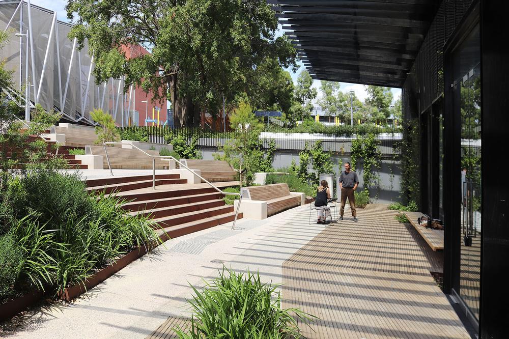 校园设计：Monash大学考尔菲尔德校区咖啡馆与景观露台改造