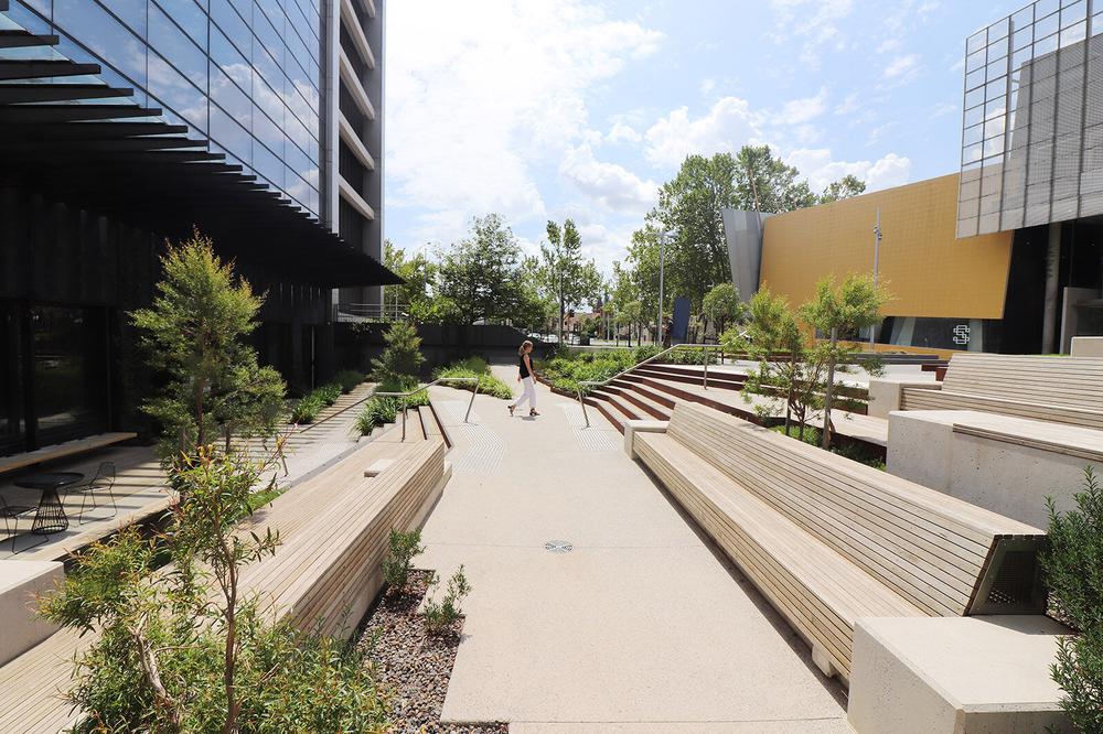 校园设计：Monash大学考尔菲尔德校区咖啡馆与景观露台改造