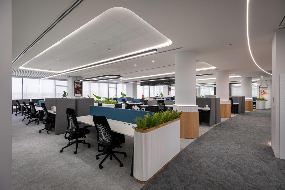 点击浏览大图 以美为名,构建灵感空间:欧莱雅开罗办公室设计解析