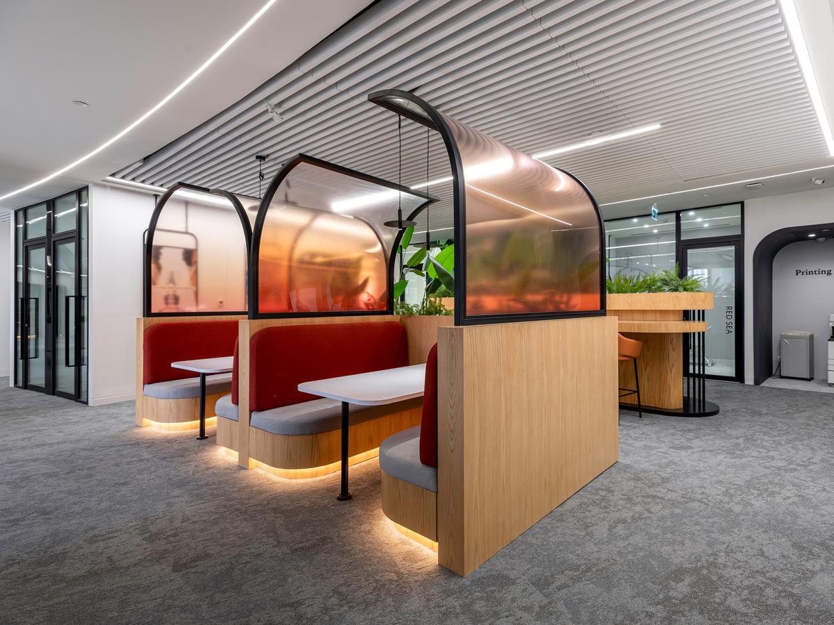 点击浏览大图 以美为名,构建灵感空间:欧莱雅开罗办公室设计解析