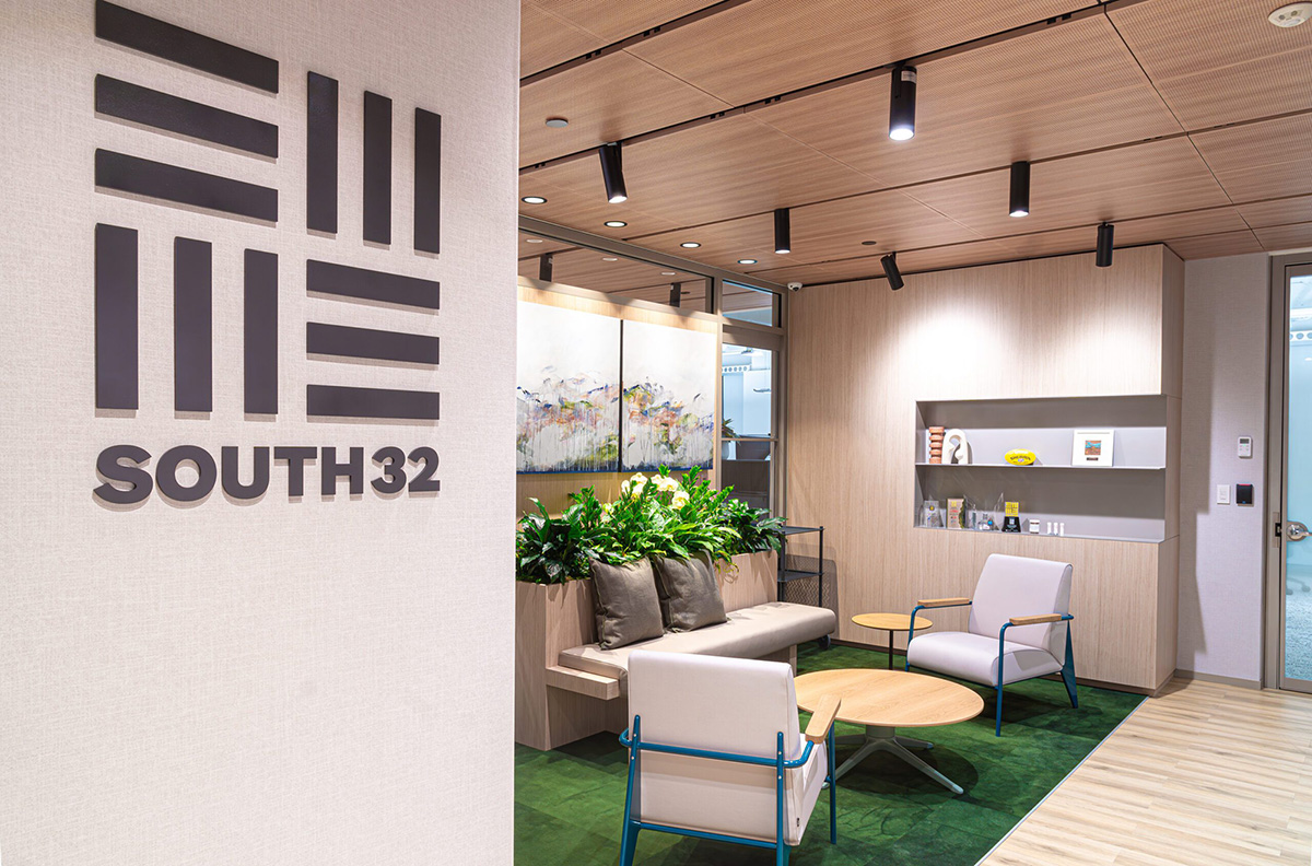 South32¸绪칫ңӲ˿ҵͷı