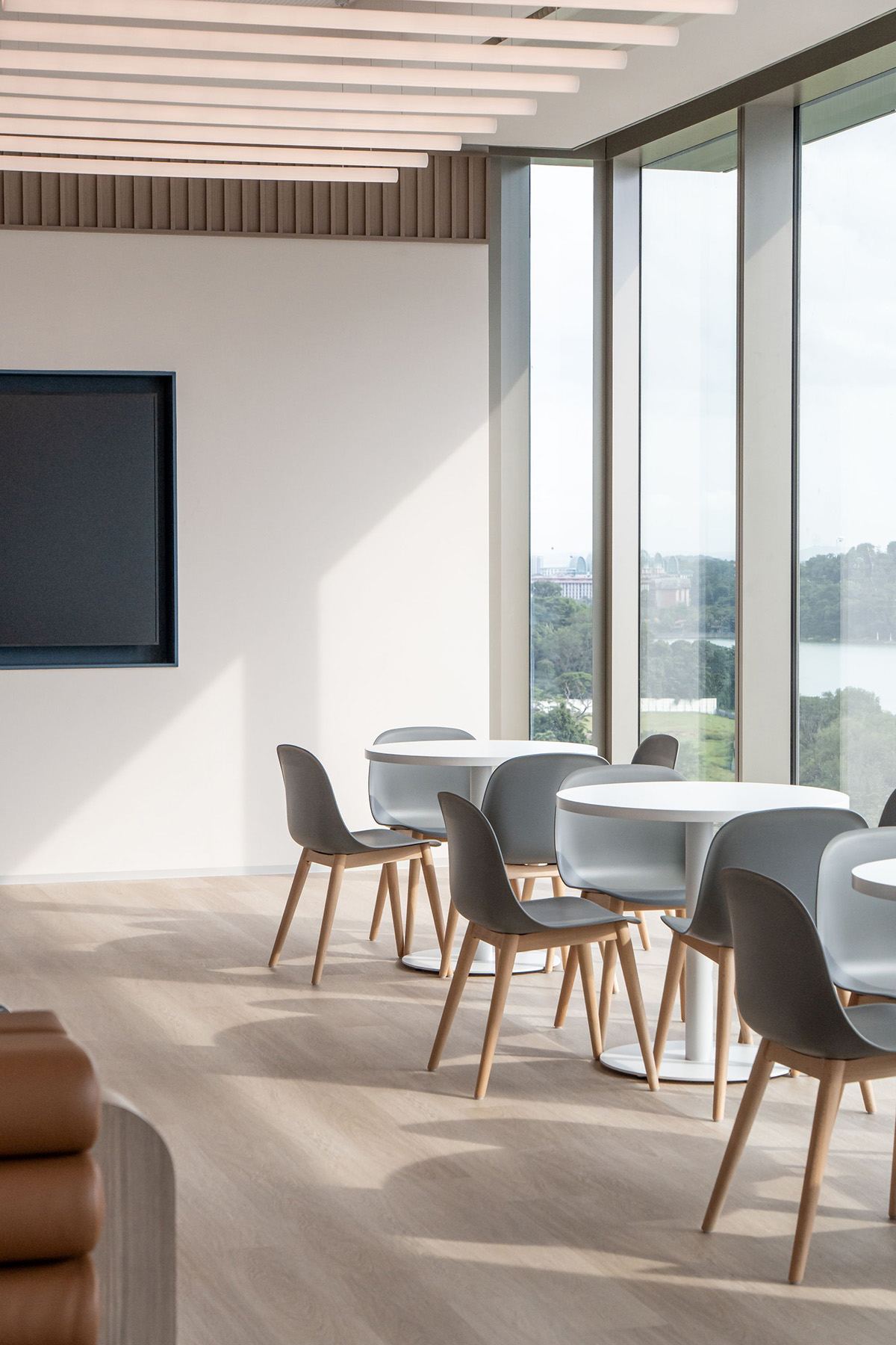 ���ܾ�ͷ Anglo-Eastern�¼��£���������ѧд��칫����