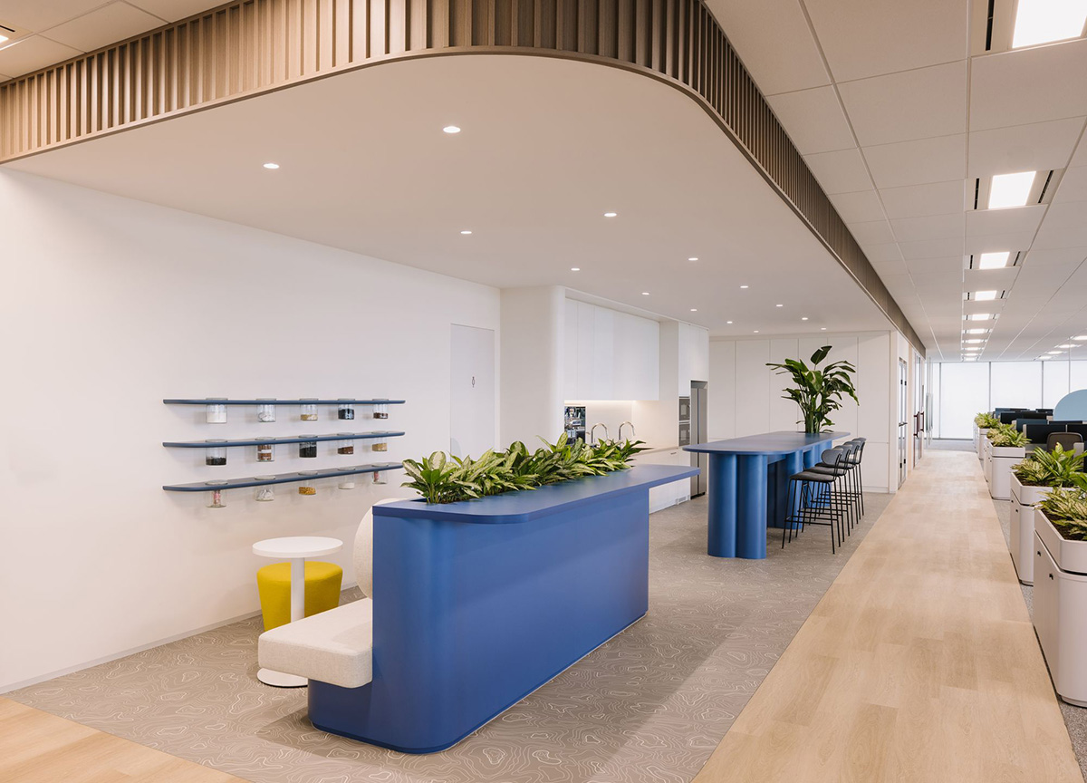 ���ܾ�ͷ Anglo-Eastern�¼��£���������ѧд��칫����