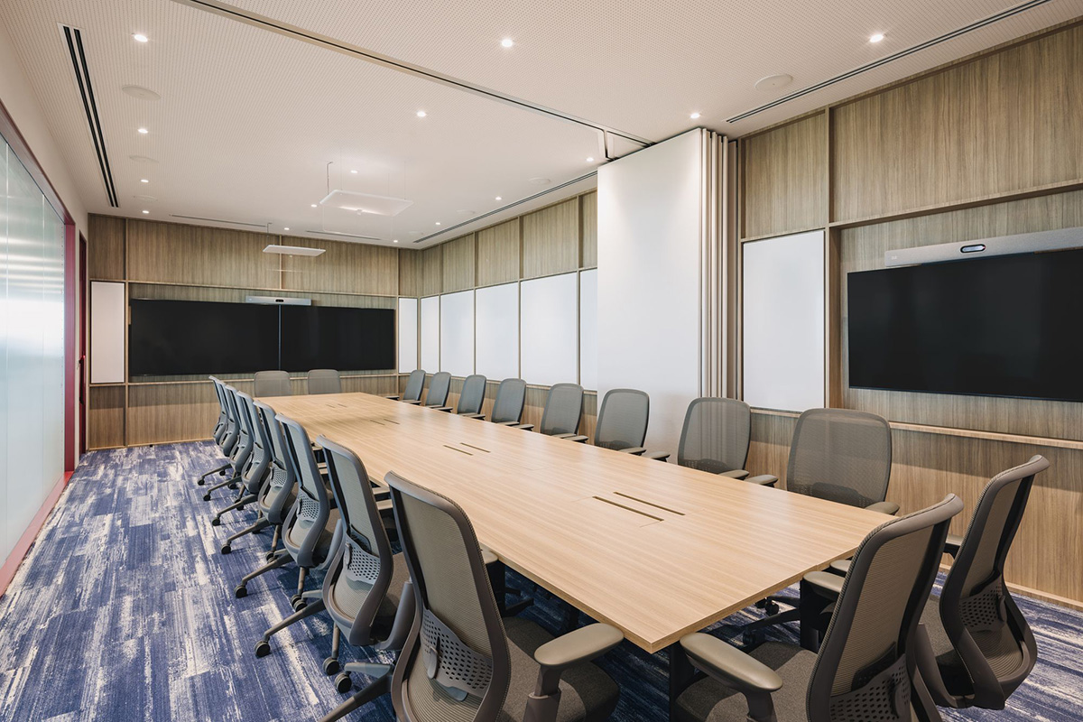 ���ܾ�ͷ Anglo-Eastern�¼��£���������ѧд��칫����