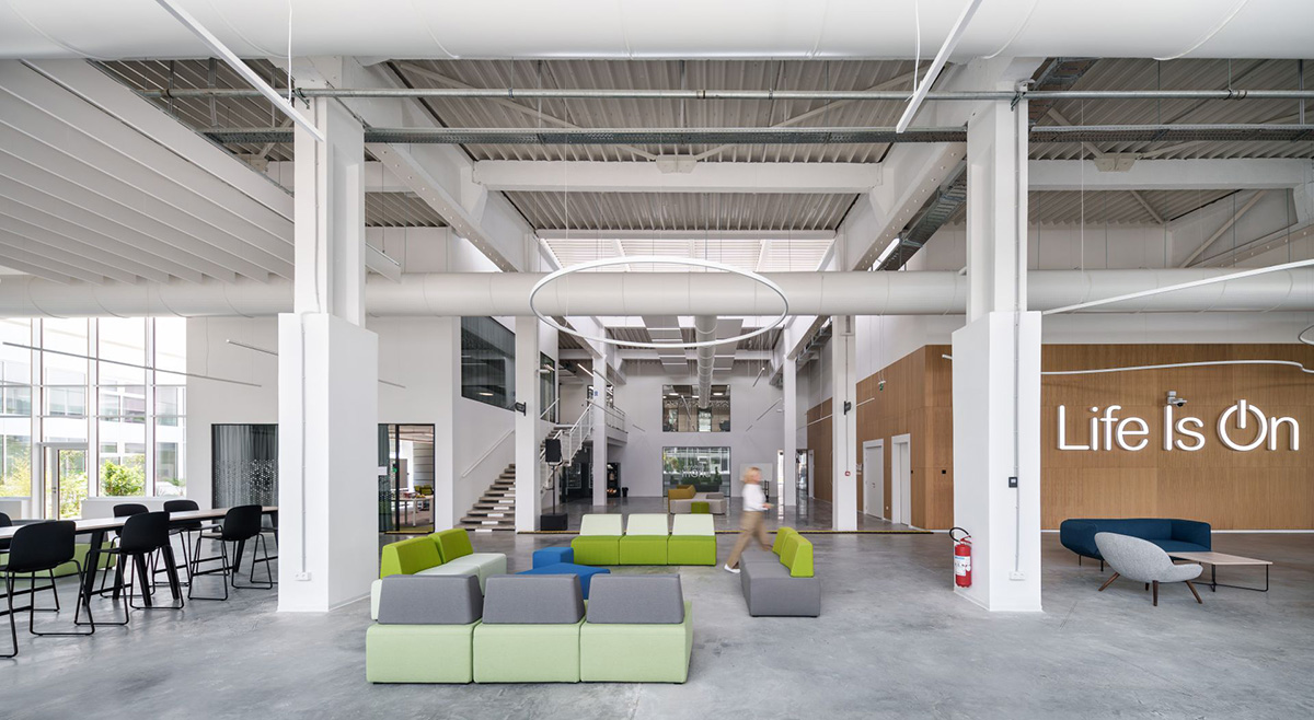 Schneiderʩ͵µģɳҵ