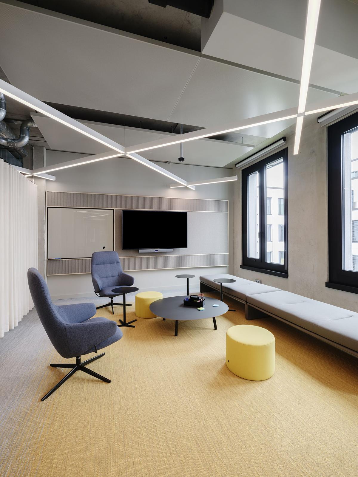 �����������չ�Ӱ��д��������ͷ��Ľ���֮��