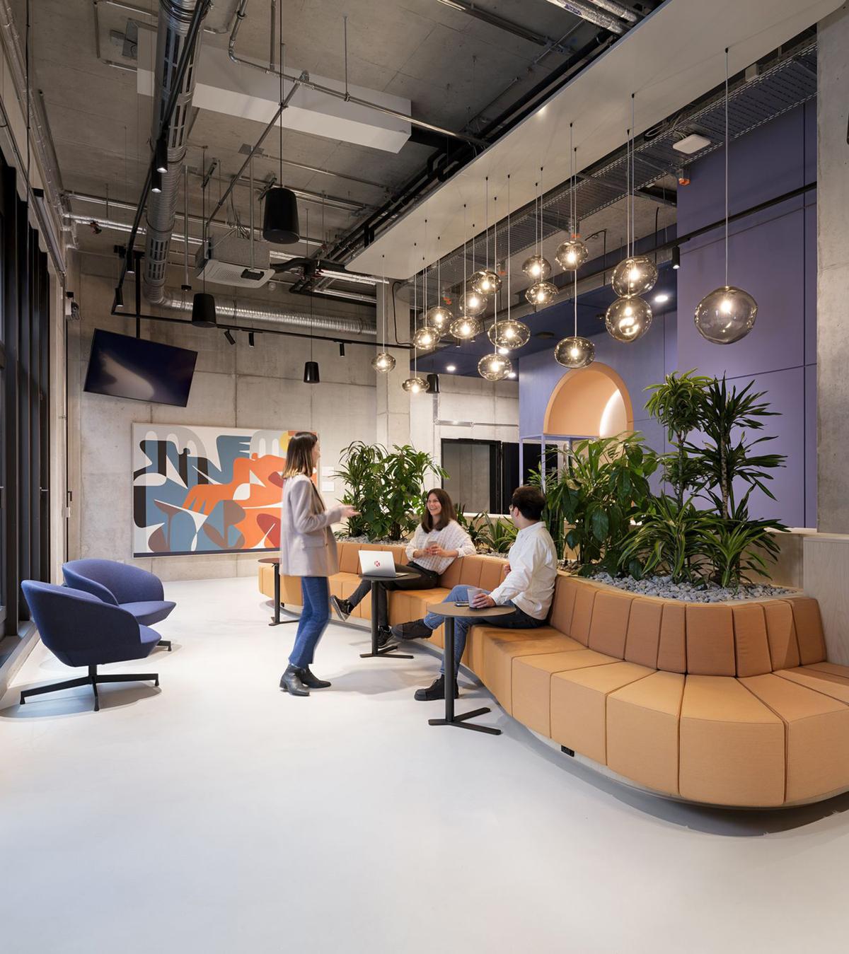 �����������չ�Ӱ��д��������ͷ��Ľ���֮��