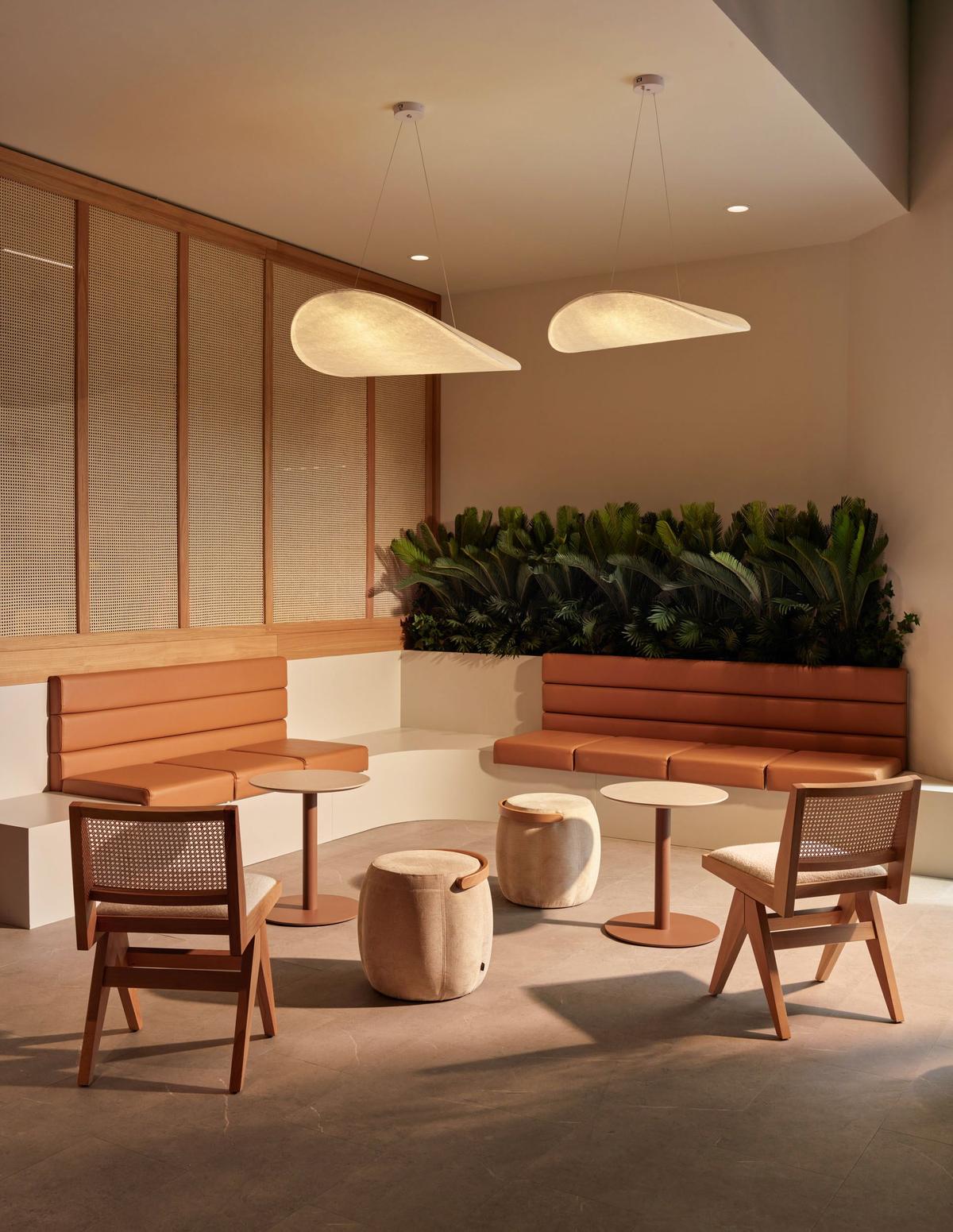 ȸ��Hilltown�칫�ң�������ԭ������Ա���Ҹ���