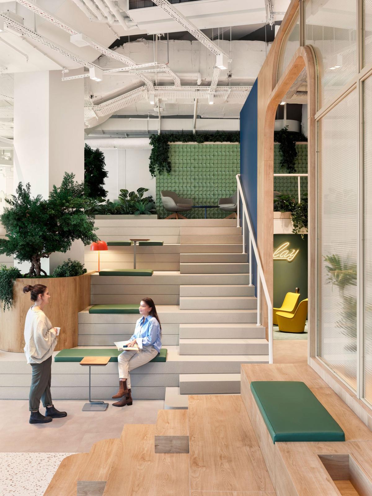 ��ѯ��˾Marsh McLennan��˹̹��������������ϵ�칫���