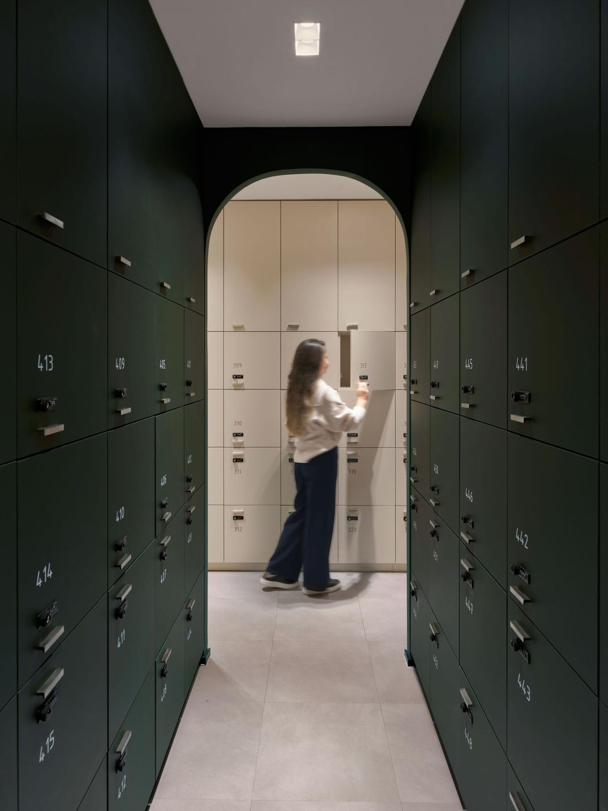 ��ѯ��˾Marsh McLennan��˹̹��������������ϵ�칫���