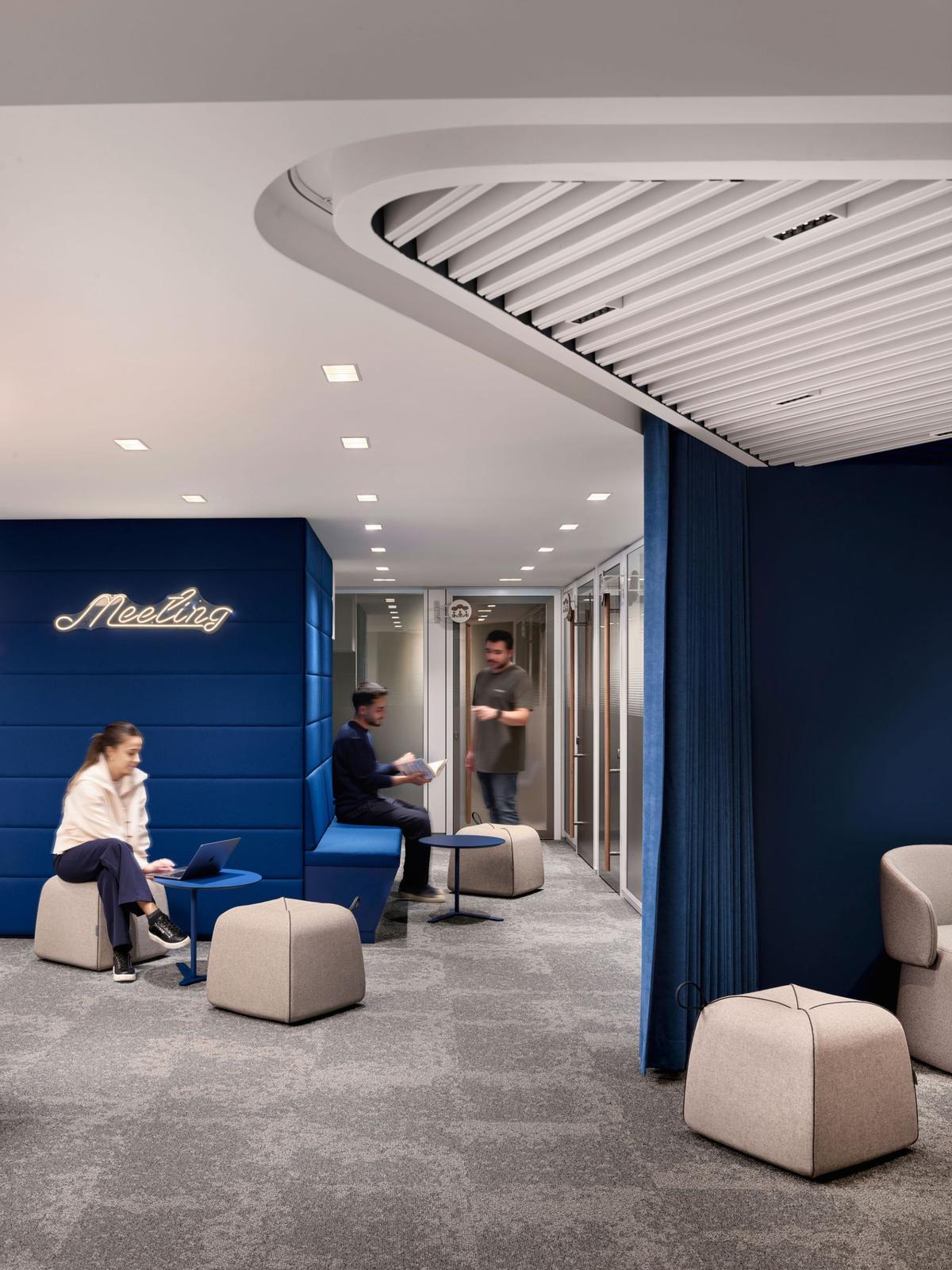 ��ѯ��˾Marsh McLennan��˹̹��������������ϵ�칫���