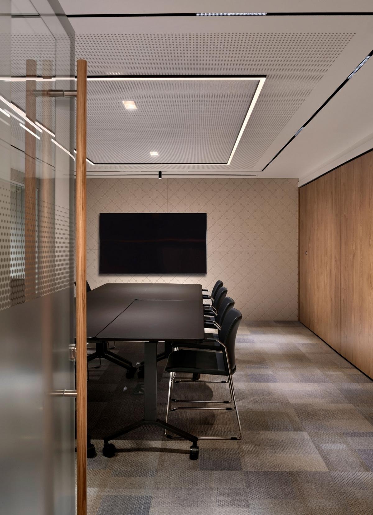 ��ѯ��˾Marsh McLennan��˹̹��������������ϵ�칫���