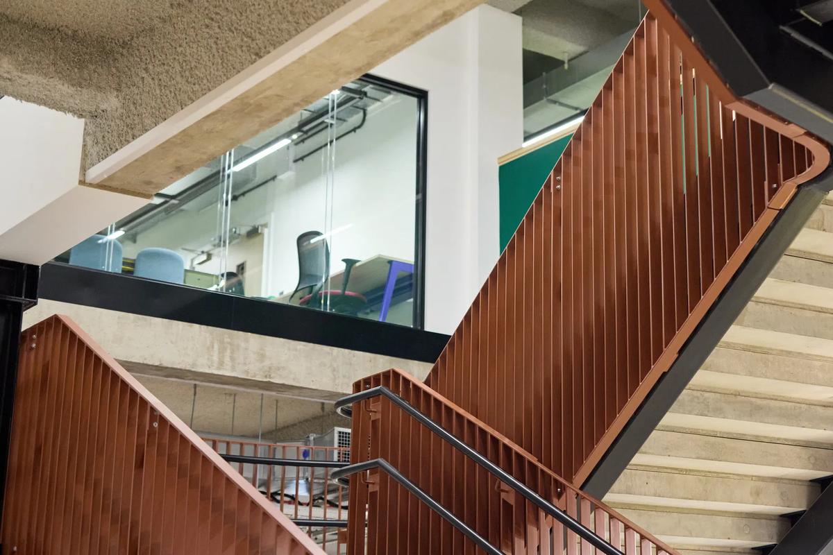 Ӣ��Stockroom�����������ģ������̳��������п���