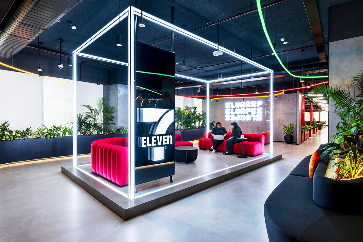 �⡤ɫ�����֣�7-Eleven����߸���ͳ�İ칫�·�ʽ