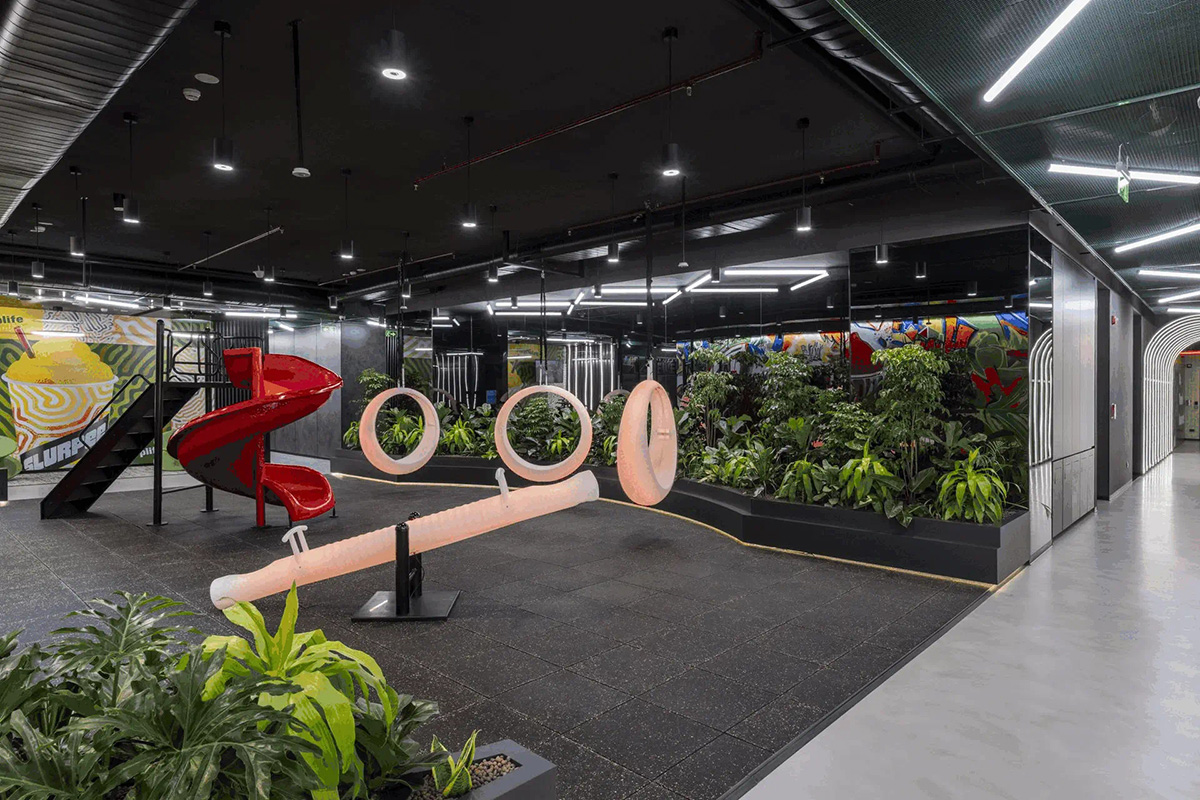 �⡤ɫ�����֣�7-Eleven����߸���ͳ�İ칫�·�ʽ