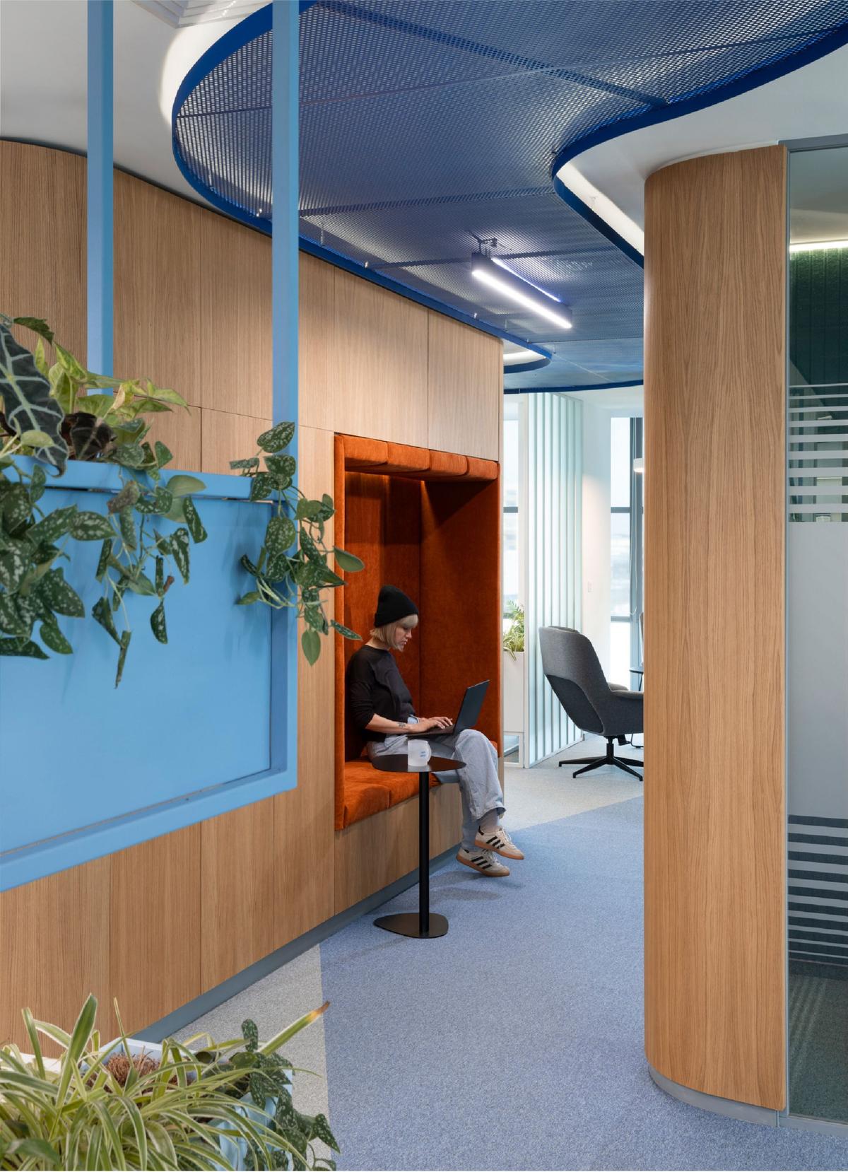 Syscom Engineering�����ǰ칫�ң���ɫ��ѧ