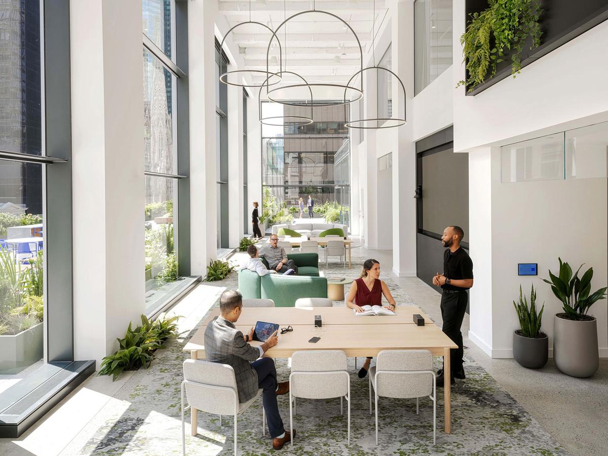 Macquarie����ŦԼ�ܲ���һ��¥�����ܽ��ڰ칫����