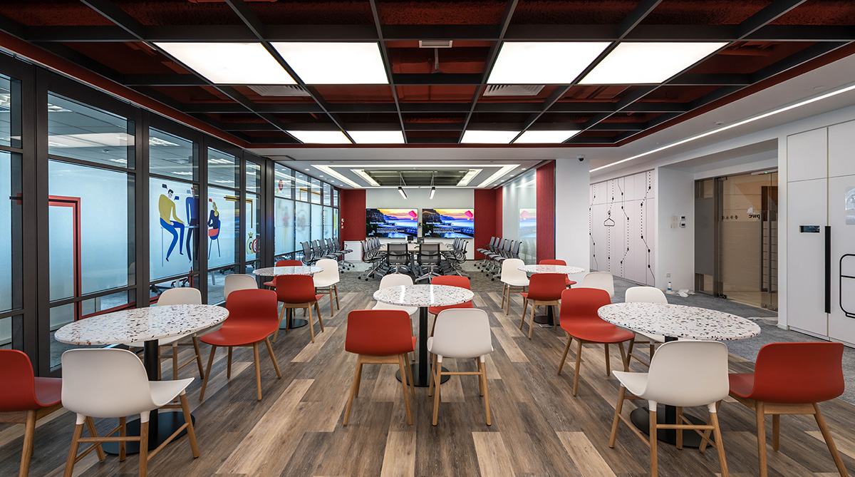 �ջ����������ܲ���ͻ�ƴ�ͳ��ʽ������������ݵ���Ӧ�Դ�ֱ԰��