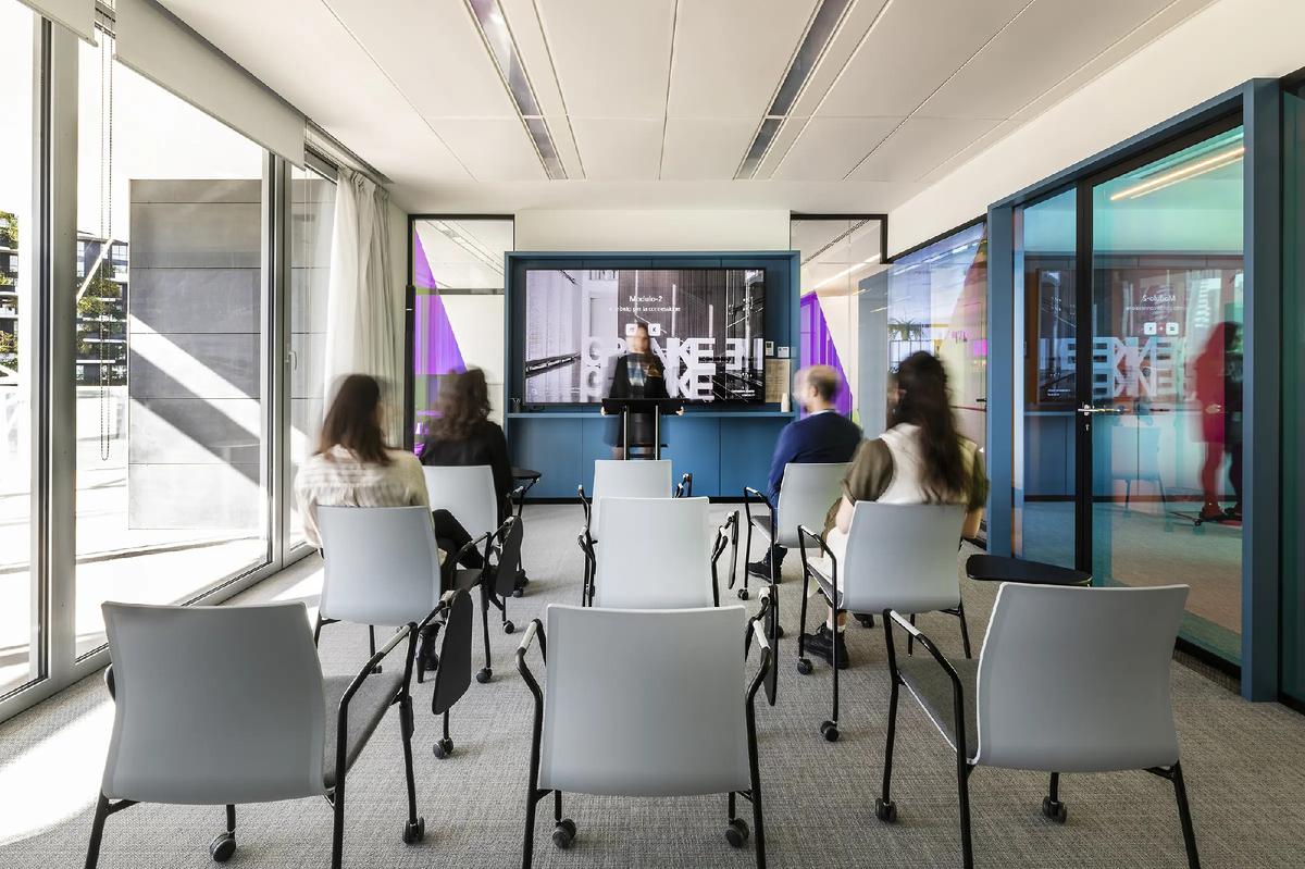 ���ڹ�˾GRENKE�����ܲ���Ա����������������