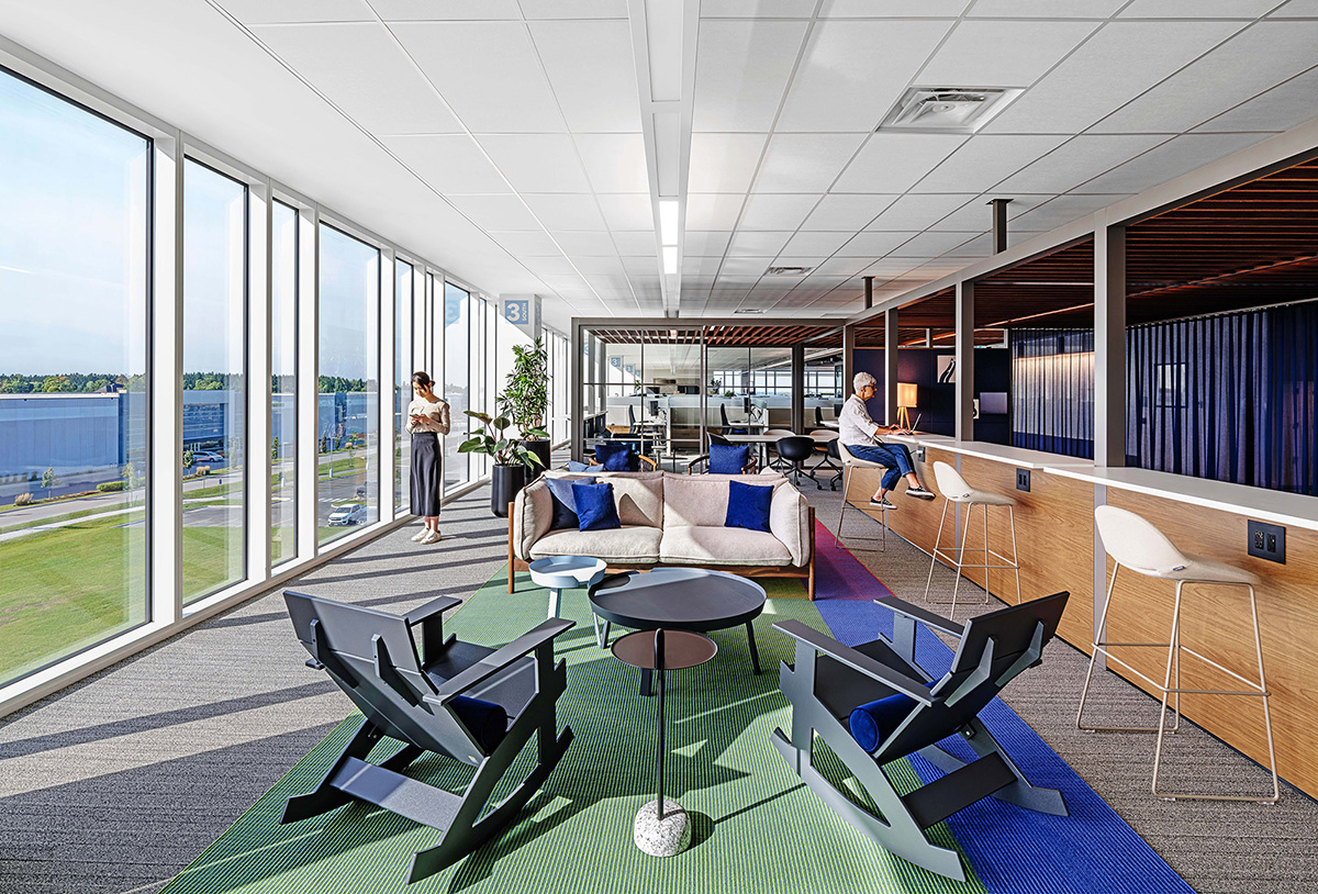 ���վ�ͷCo-operators�ܲ���˫������֤�Ľ���ʱ�а칫