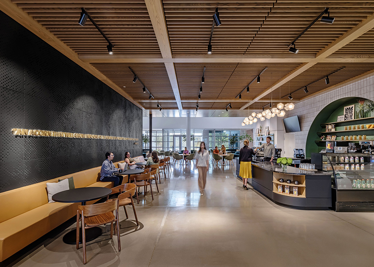 ���վ�ͷCo-operators�ܲ���˫������֤�Ľ���ʱ�а칫