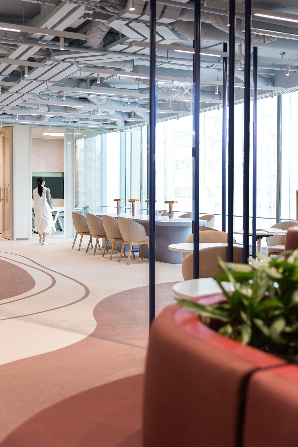 ���ھ�ͷ�����Ȼ�����Ͱ칫��ѧ