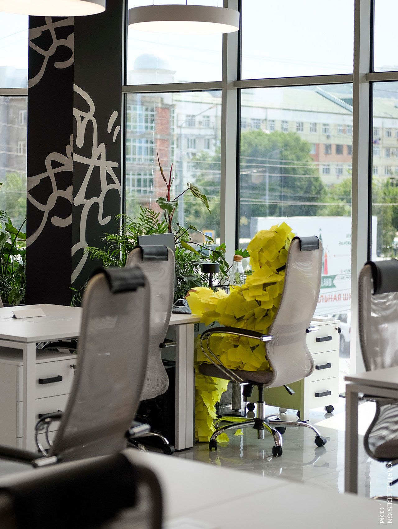 ����˹DELO���ϰ칫�������˵Ĵ���������