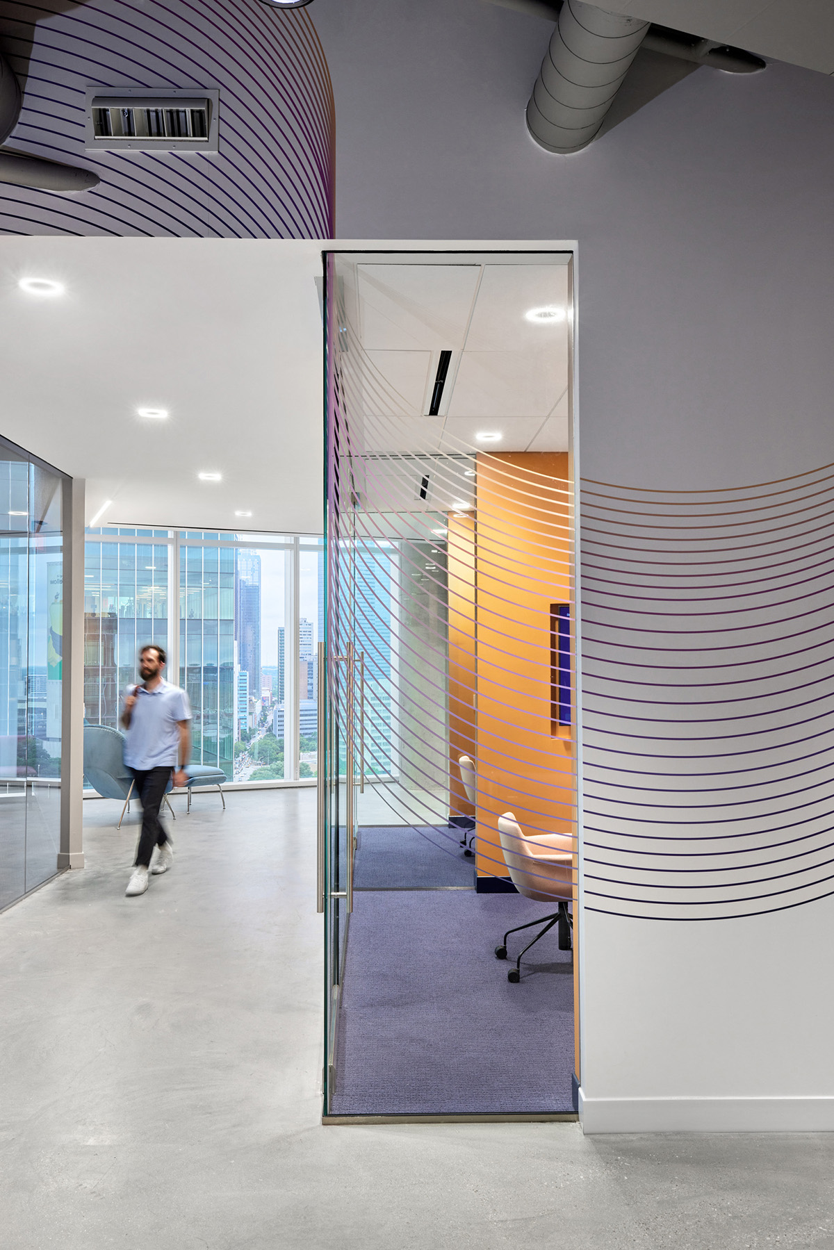 ��洫ýArm Candy����˹�칫�ң���Ʒ��ɫԾ��ռ�