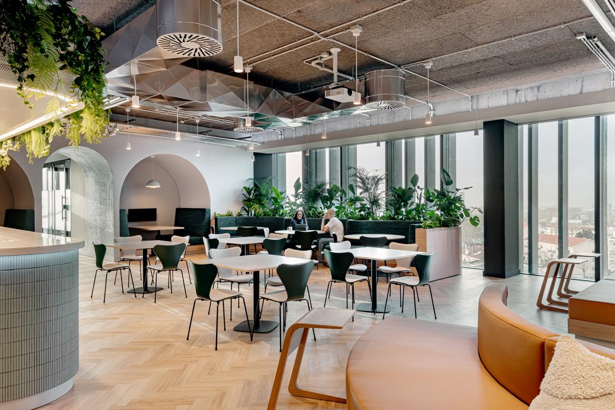 Sage����ͼ�칫�ң����û�б�׼�𰸣���ӦΪ�������ˡ����