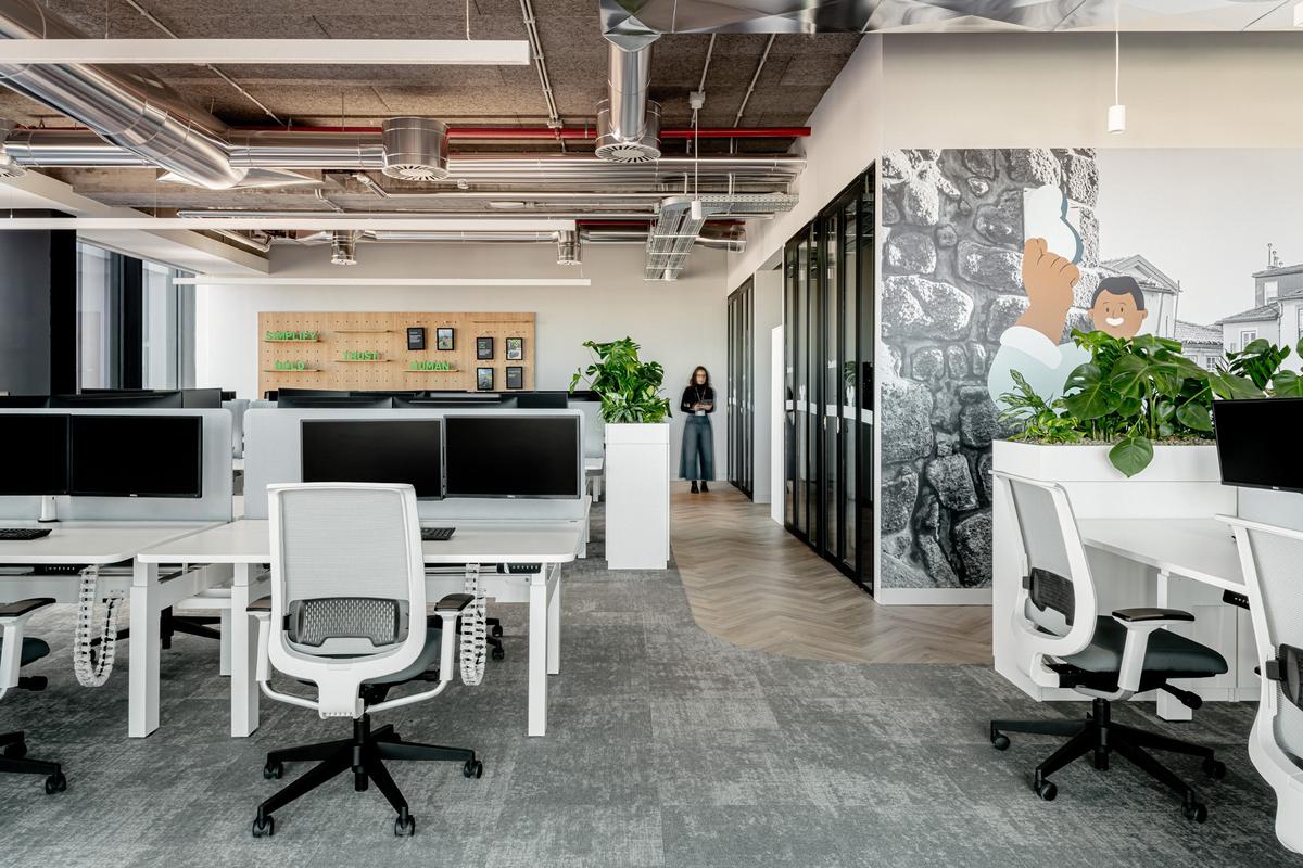 Sage����ͼ�칫�ң����û�б�׼�𰸣���ӦΪ�������ˡ����