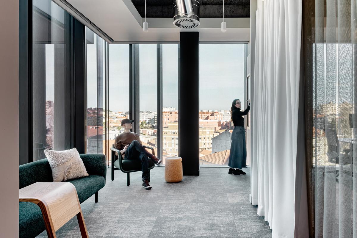 Sage����ͼ�칫�ң����û�б�׼�𰸣���ӦΪ�������ˡ����