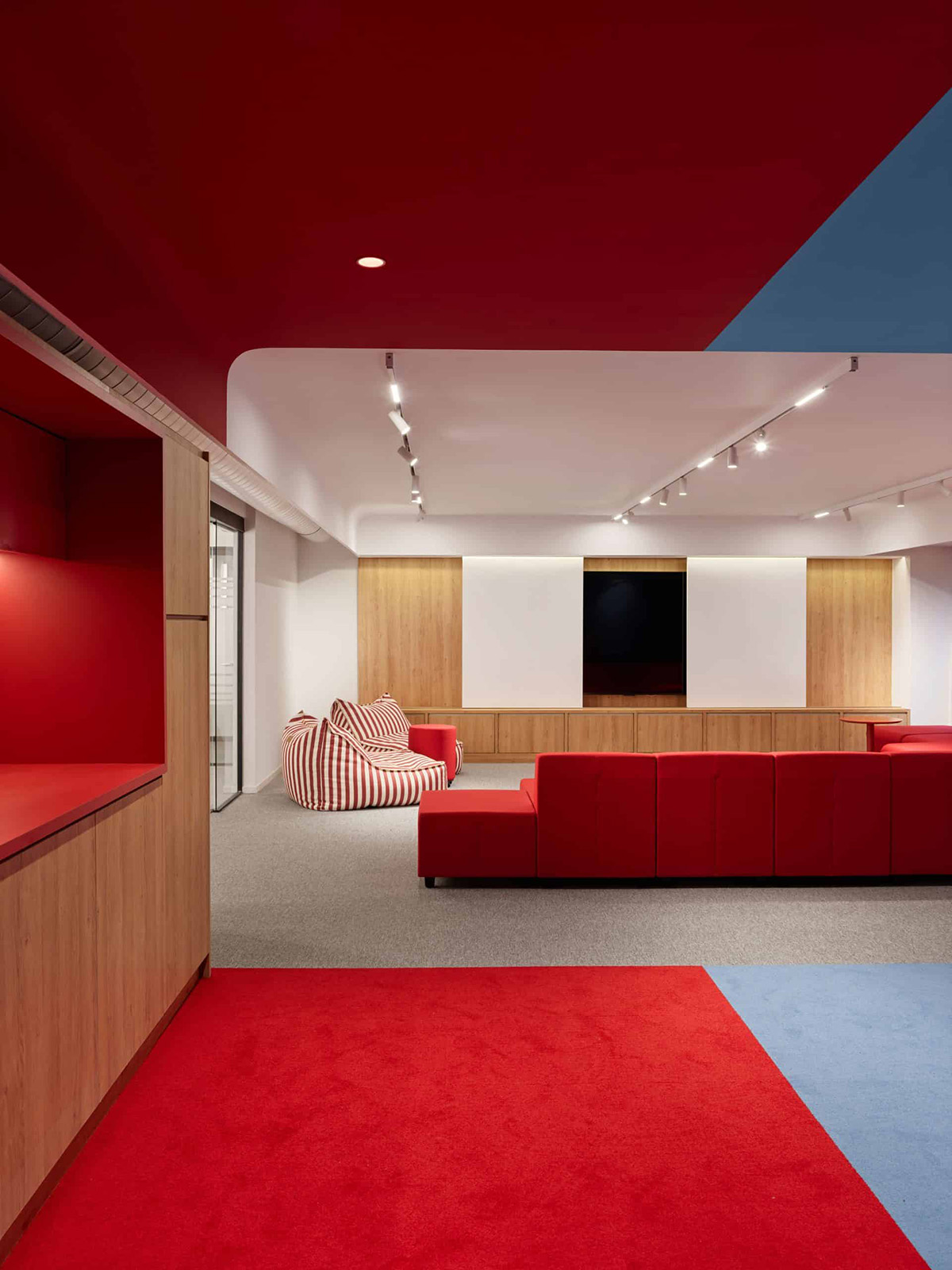 ��������Ϸ��˾�칫����ƣ�ɫ��������