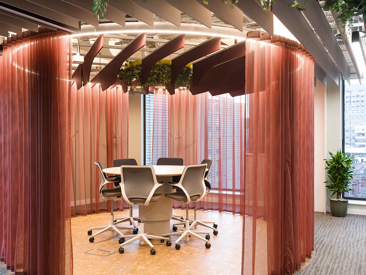 ���¥������������꣺�ƶ�����Virgin Media O2��ϰ칫��Ʋ��