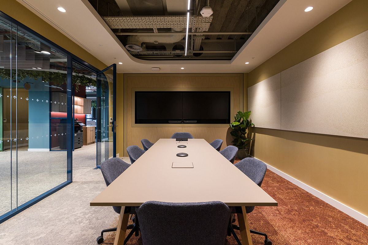 ���¥������������꣺�ƶ�����Virgin Media O2��ϰ칫��Ʋ��