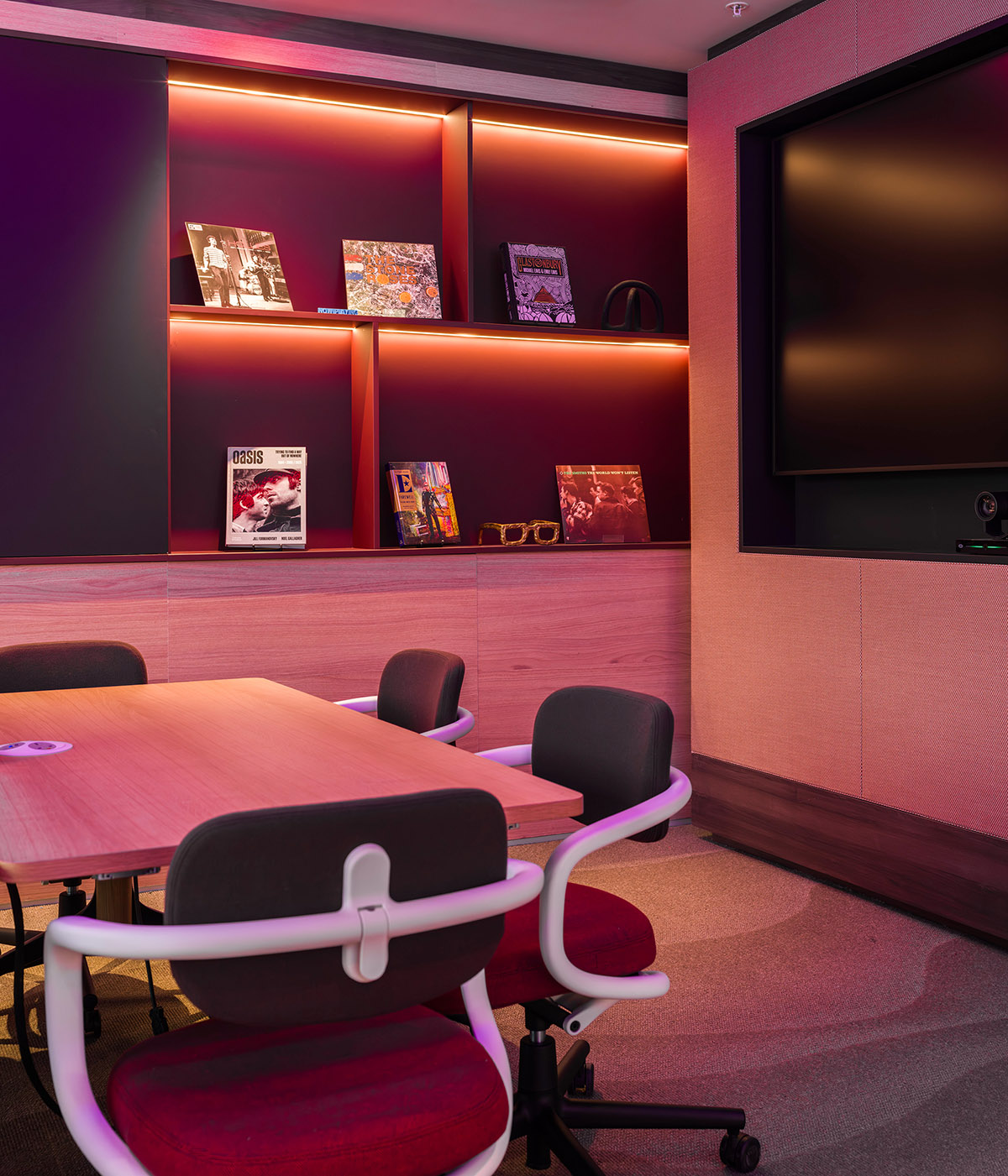 ���¥������������꣺�ƶ�����Virgin Media O2��ϰ칫��Ʋ��